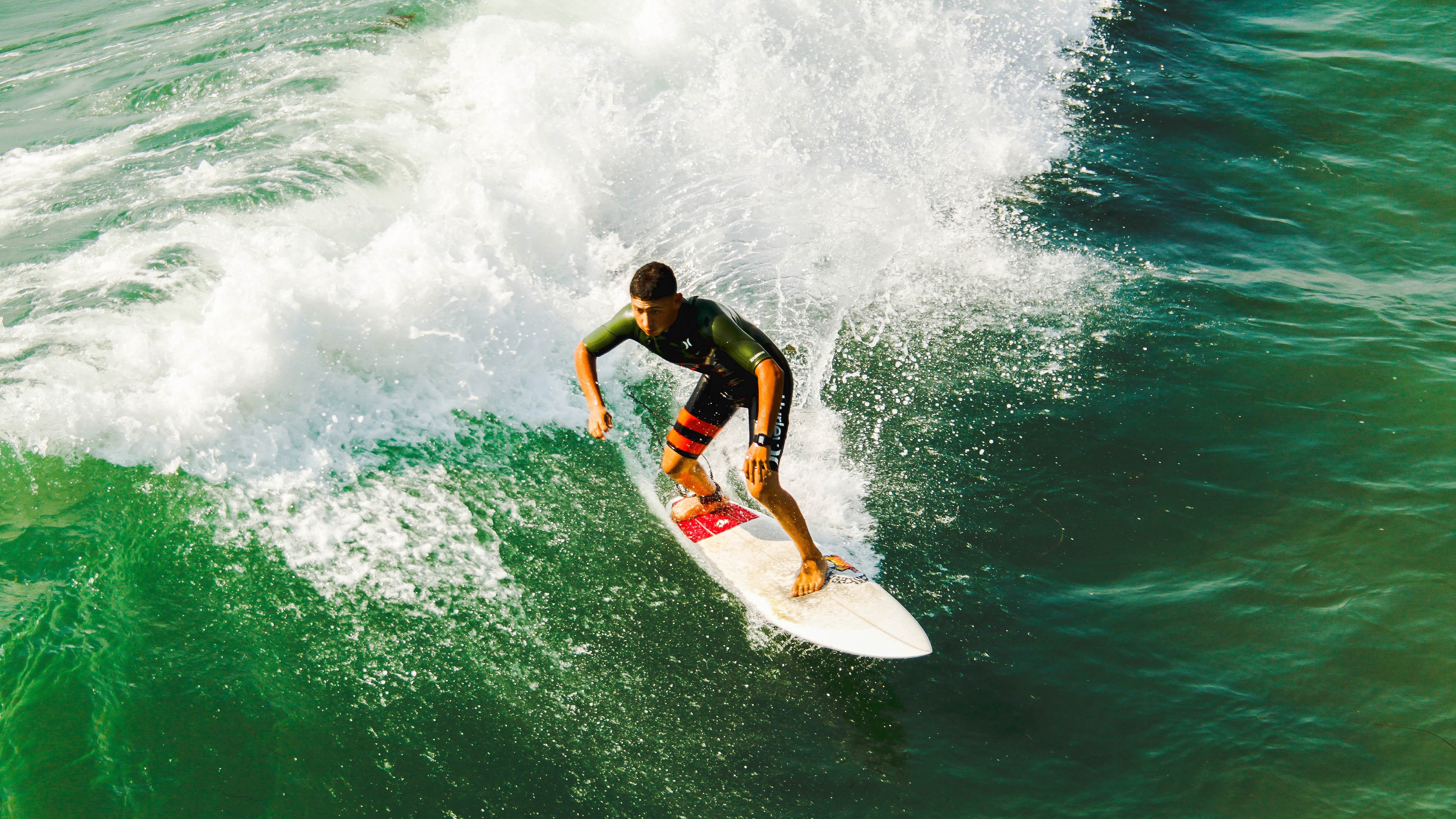 从业余到专业：车手的奋斗历程，当车手赚钱吗
