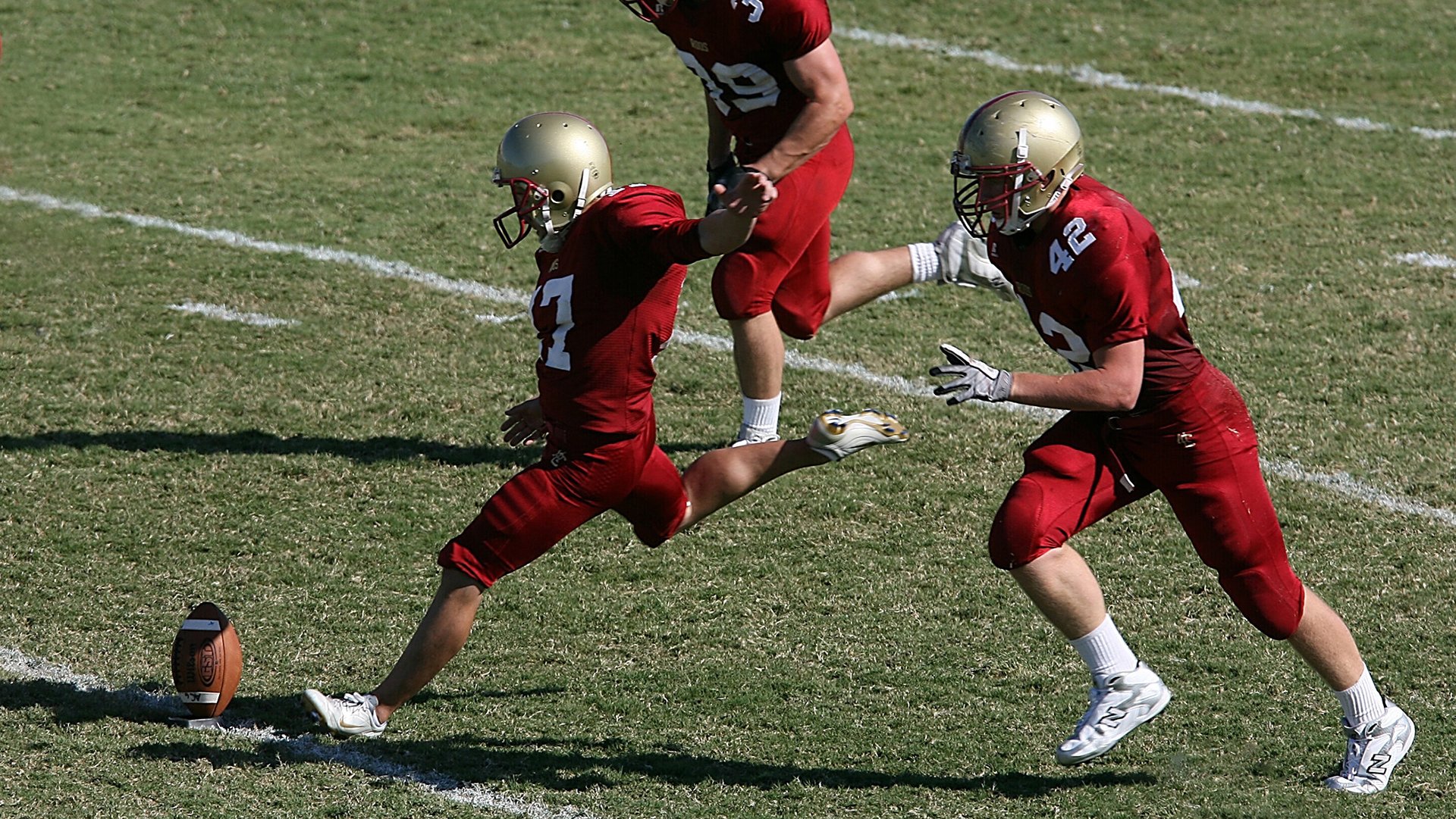夺冠秘诀：冠军队伍的战术打法与团队精神，冠军争夺