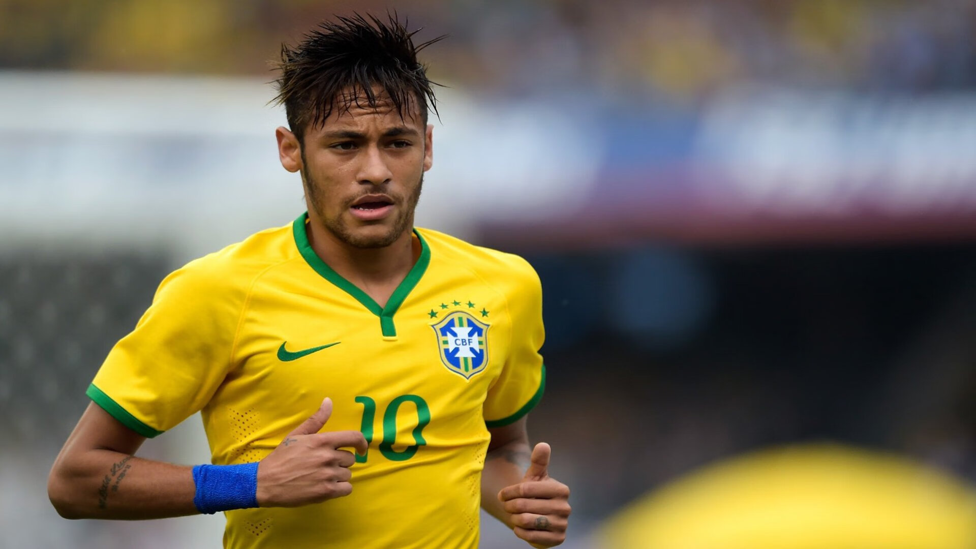 是否应加强与足球强国的青训项目合作，是否应加强与足球强国的青训项目合作建设